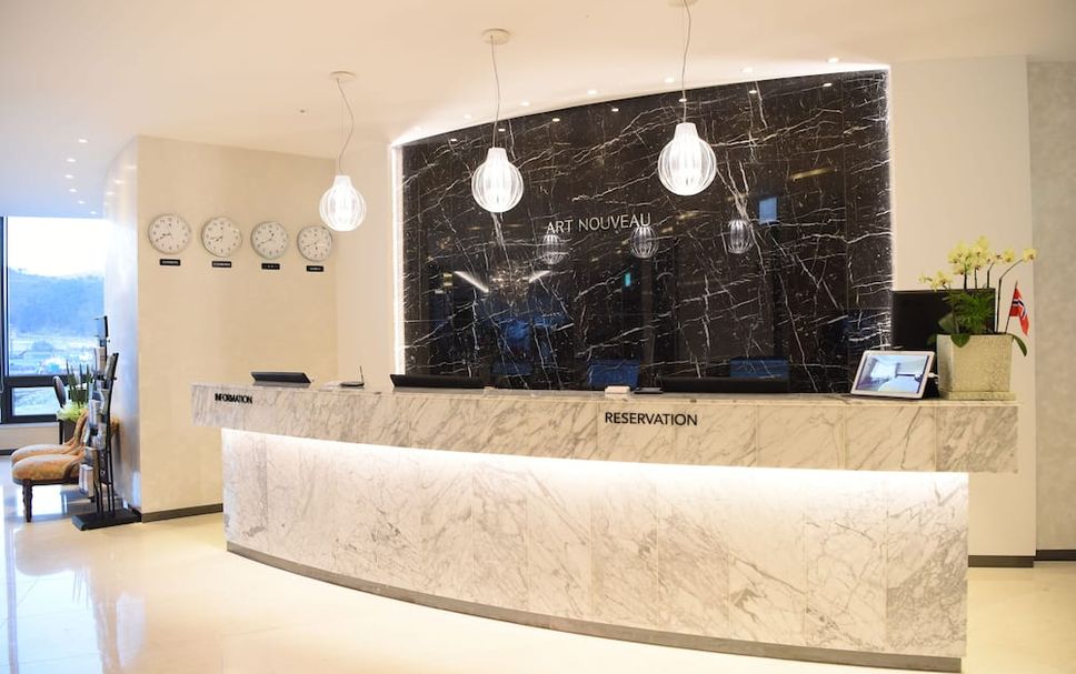 フロントデスク 写真