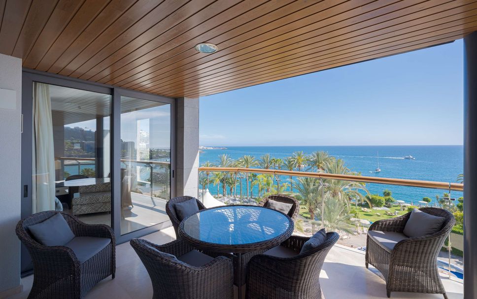 バルコニー 写真