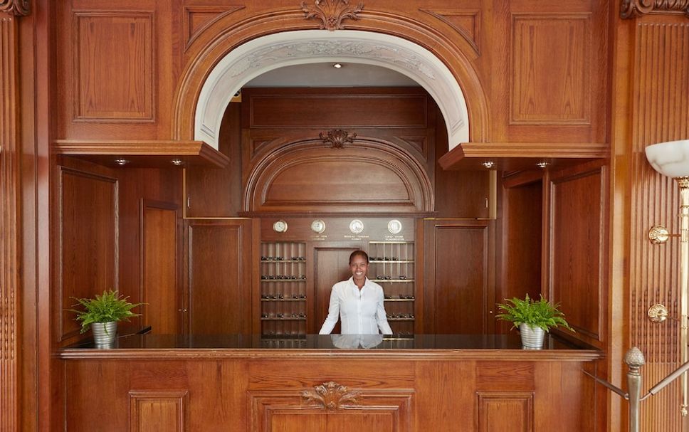 フロントデスク 写真