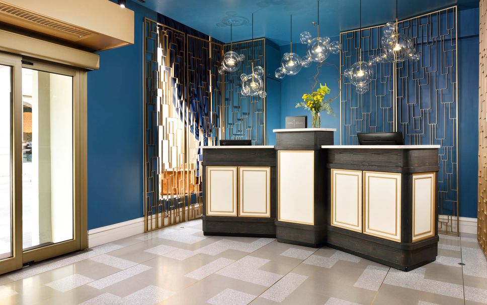 フロントデスク 写真