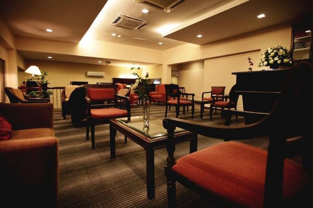 ラウンジ