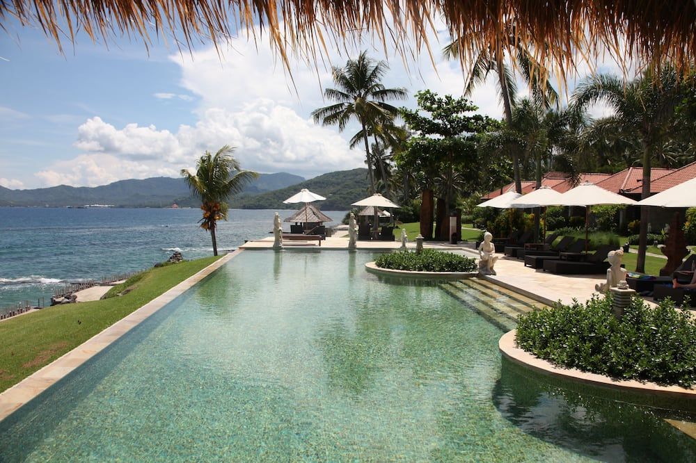プール