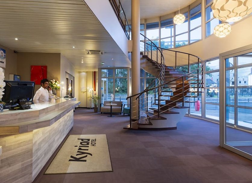 フロントデスク 写真