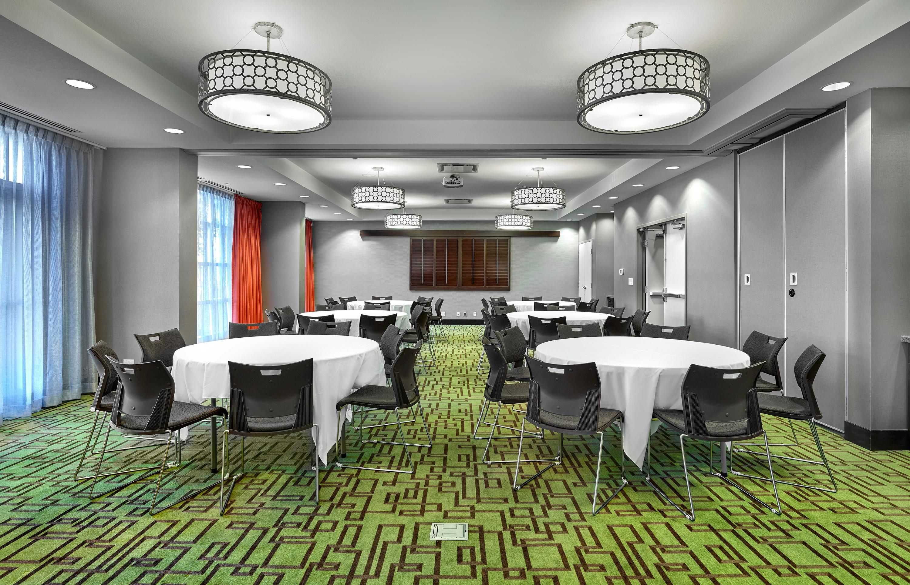 コンファレンスルーム