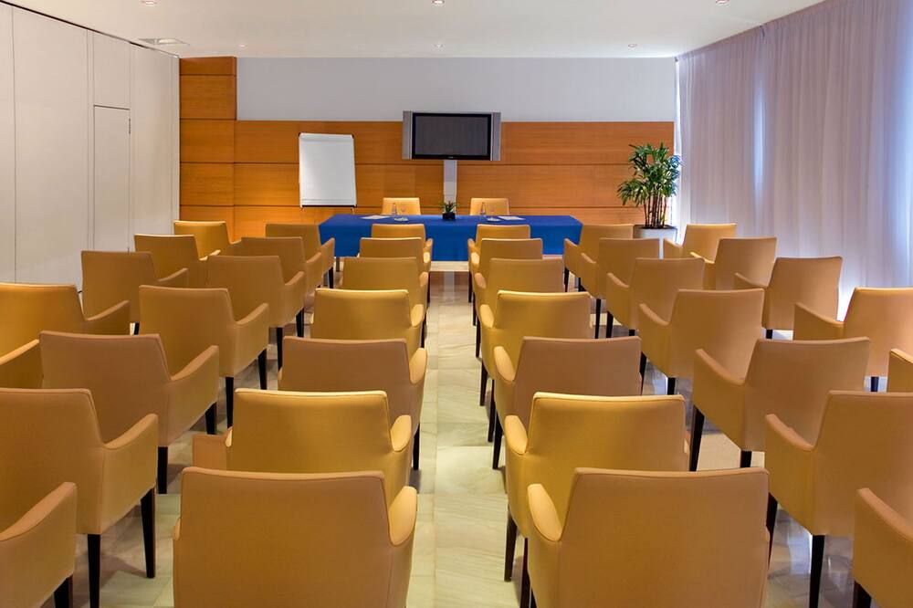 コンファレンスルーム