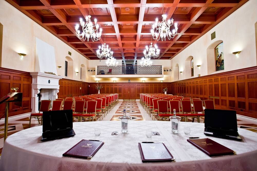 コンファレンスルーム