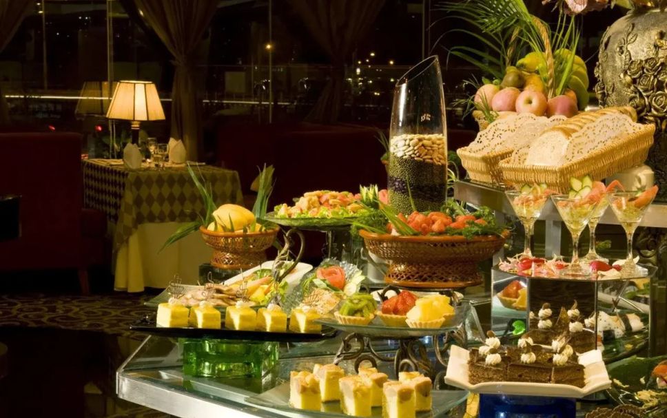 ビュッフェ 写真