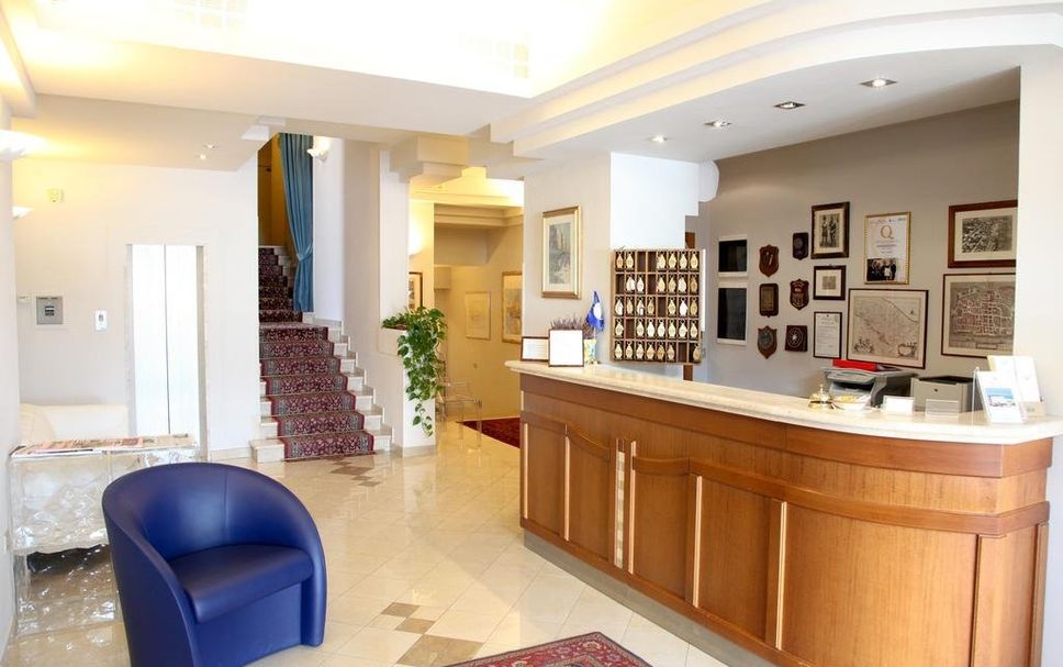 フロントデスク 写真