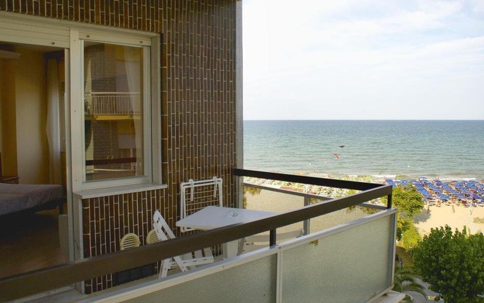 バルコニー 写真