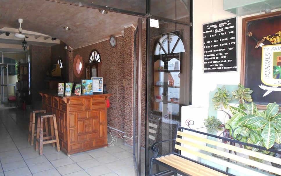 フロントデスク 写真