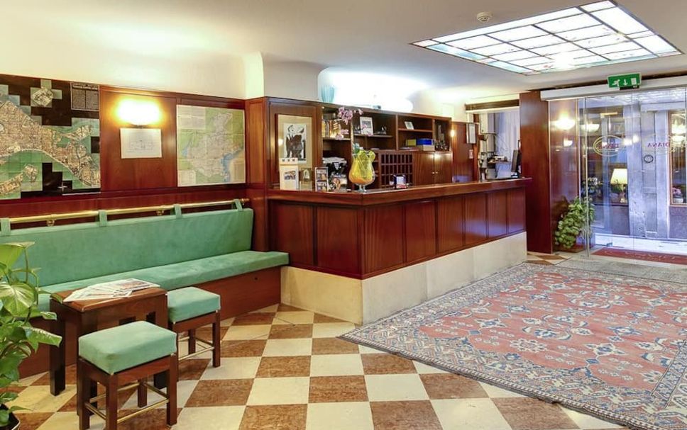 フロントデスク 写真