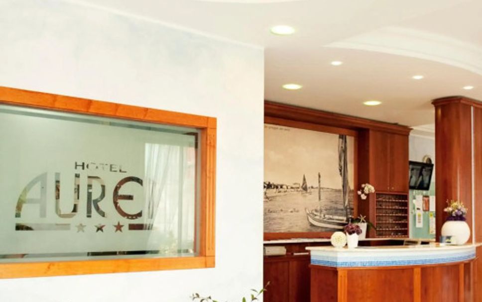 フロントデスク 写真