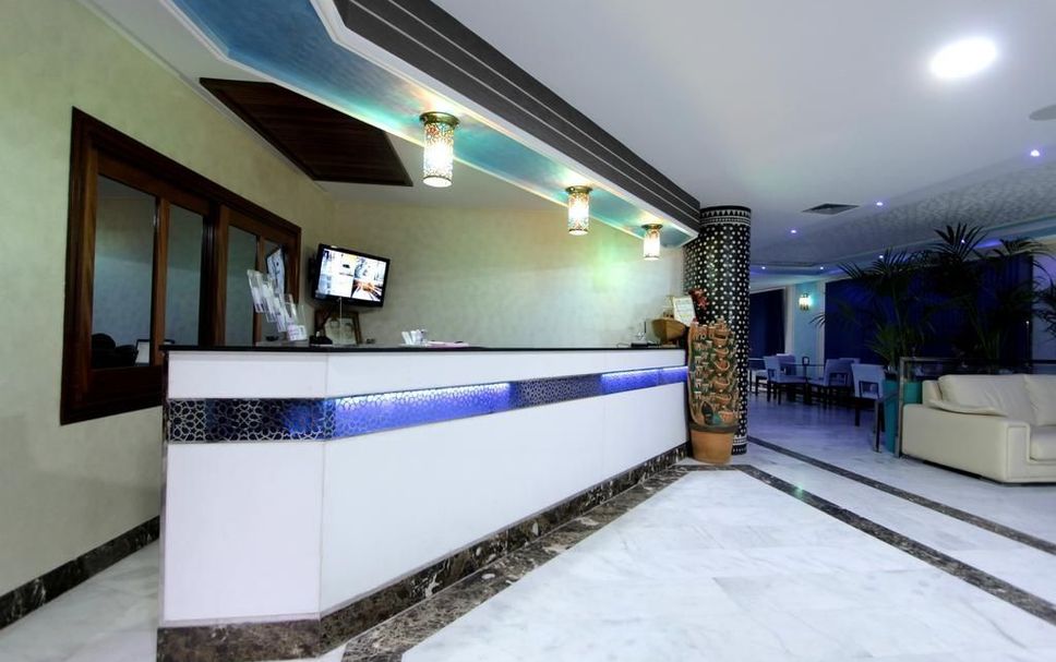 フロントデスク 写真