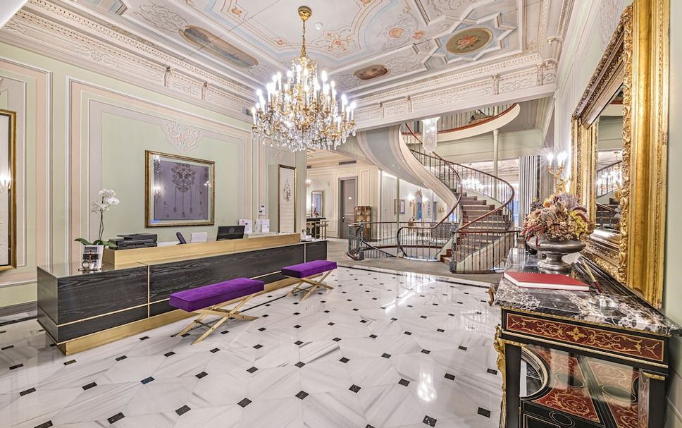 フロントデスク 写真