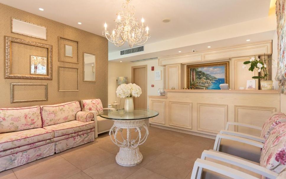 フロントデスク 写真