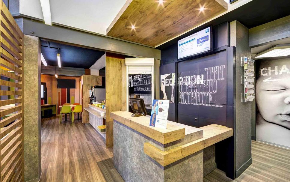 フロントデスク 写真