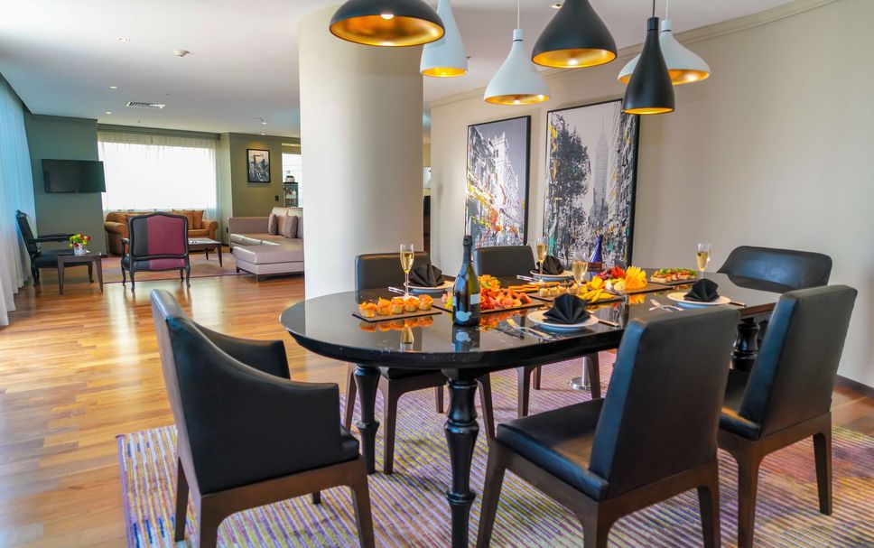 ダイニングルーム 写真