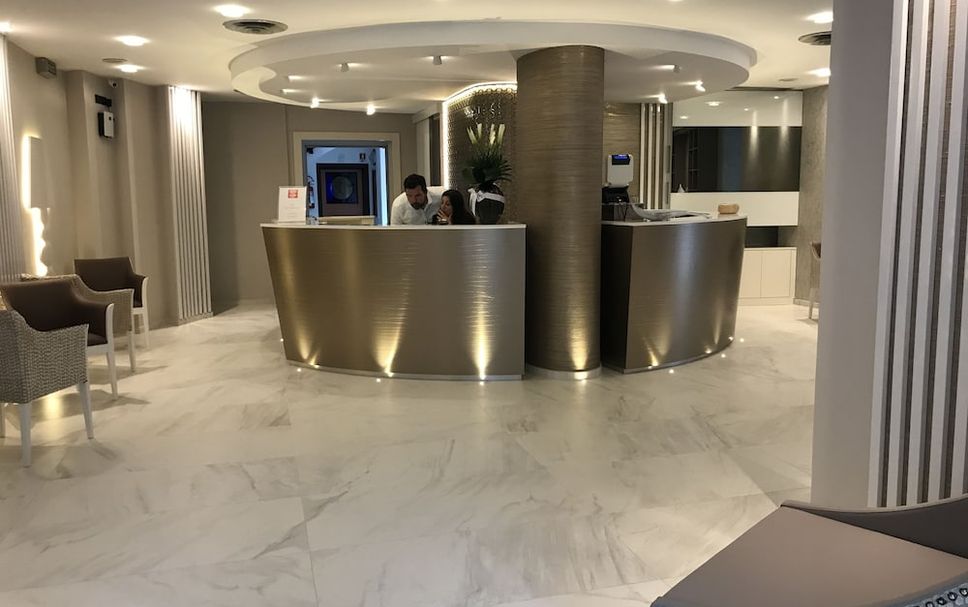 フロントデスク 写真