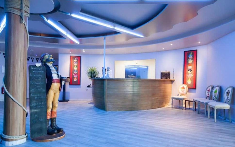 フロントデスク 写真