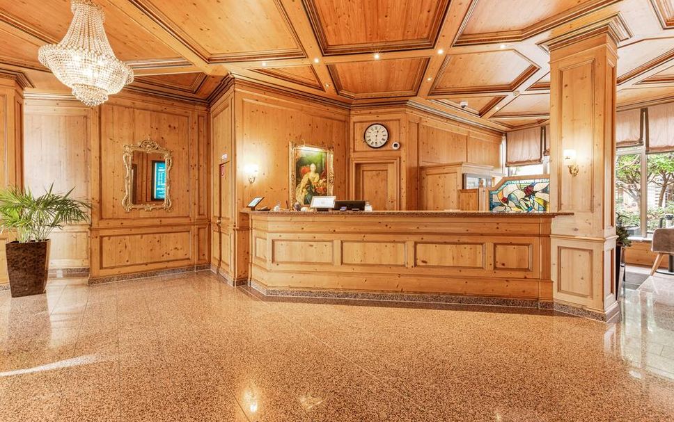 フロントデスク 写真