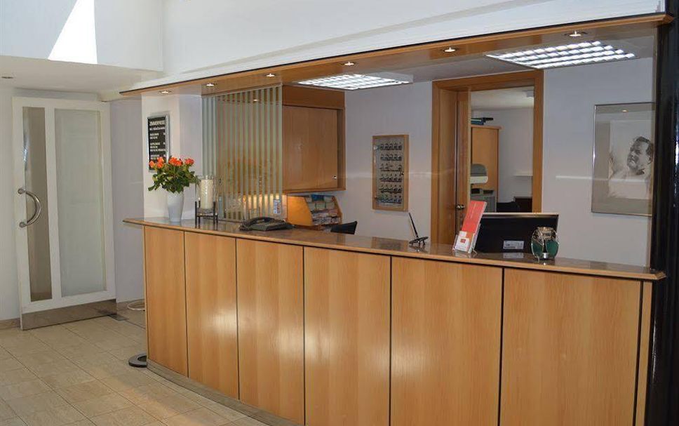 フロントデスク 写真