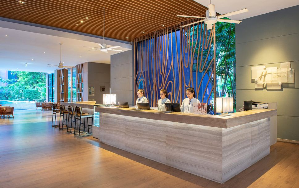 フロントデスク 写真