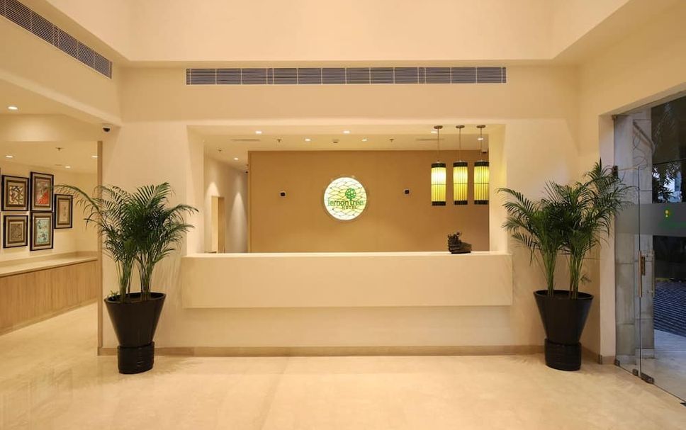 フロントデスク 写真