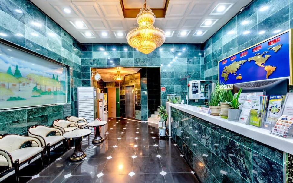 フロントデスク 写真