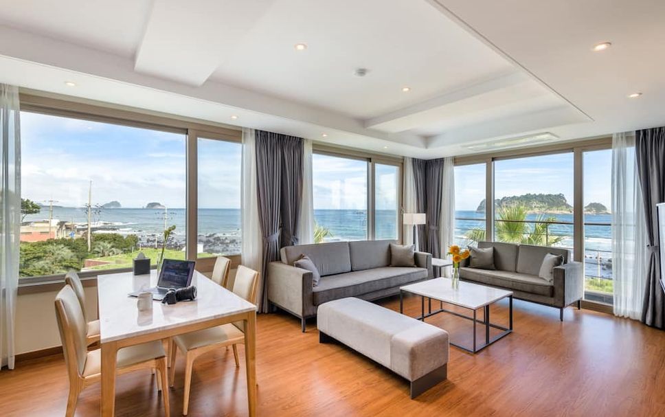 リビングルーム 写真