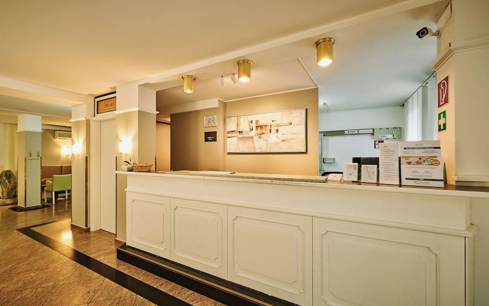 フロントデスク 写真