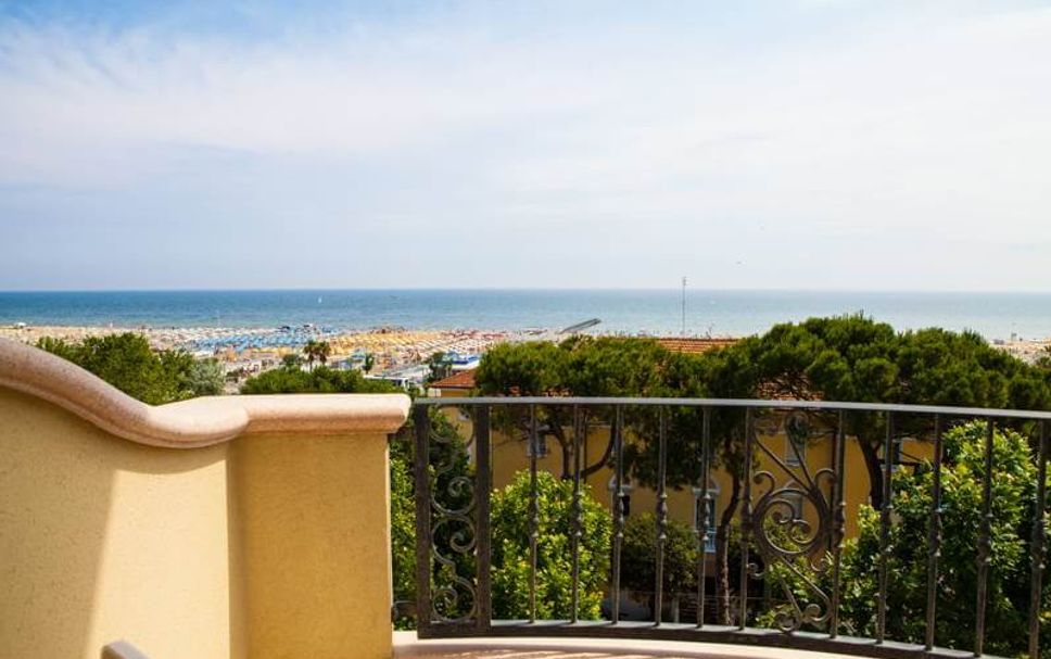 バルコニー 写真