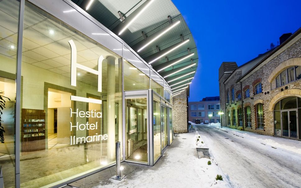 ホテルのエントランス 写真