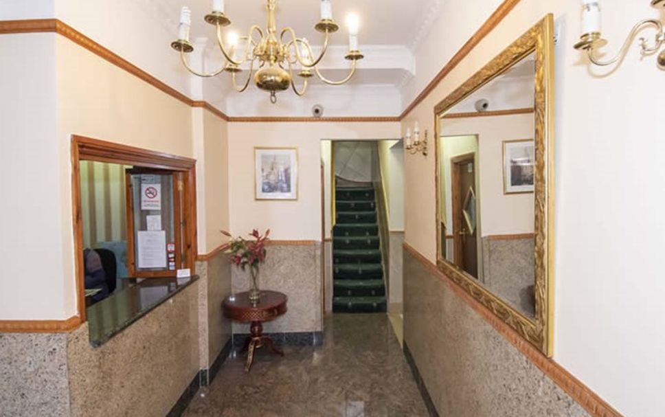 フロントデスク 写真