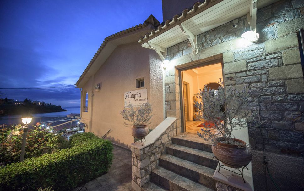 ホテルのエントランス 写真